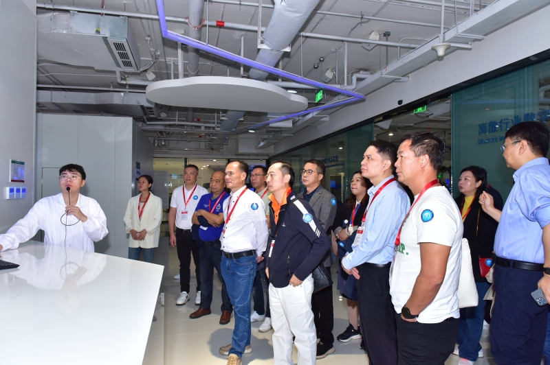 NFX_0261-opq3265589697